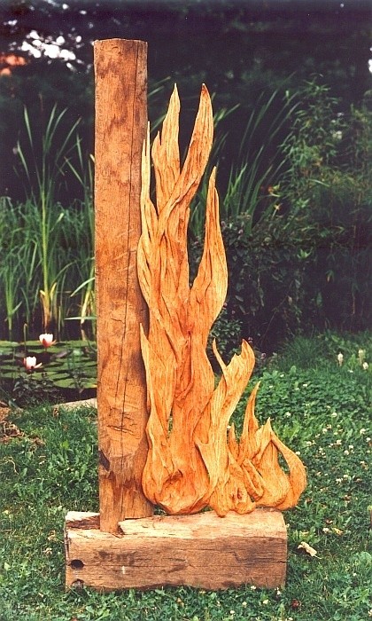 Holz brennt